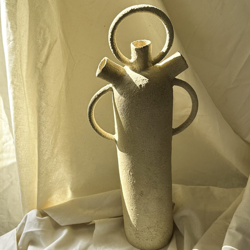 Liiv Ceramics - contemporary ceramics ceramique contemporaine vase gargoulette grès or